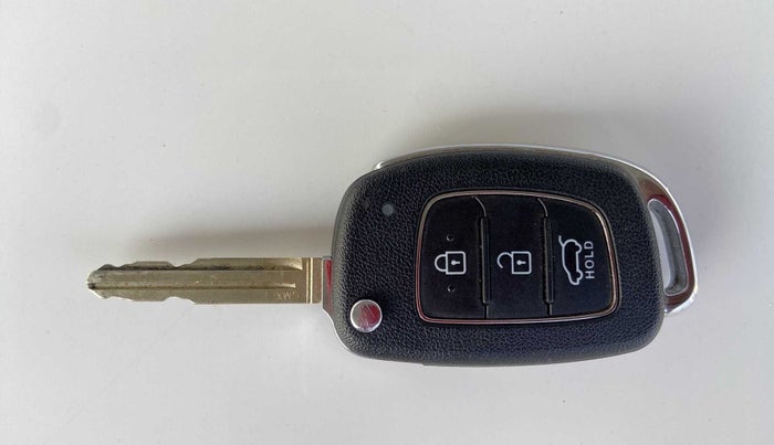 2022 Hyundai VENUE S 1.2, Petrol, Manual, 3,738 km, Key Close Up