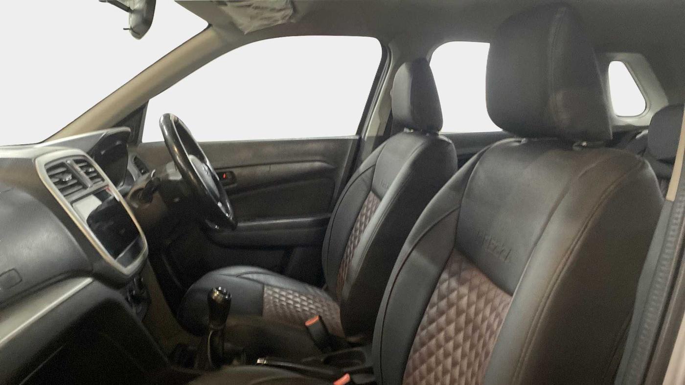 2018 Maruti Vitara Brezza VDI, Diesel, Manual, 78,602 km, Right Side Front Door Cabin