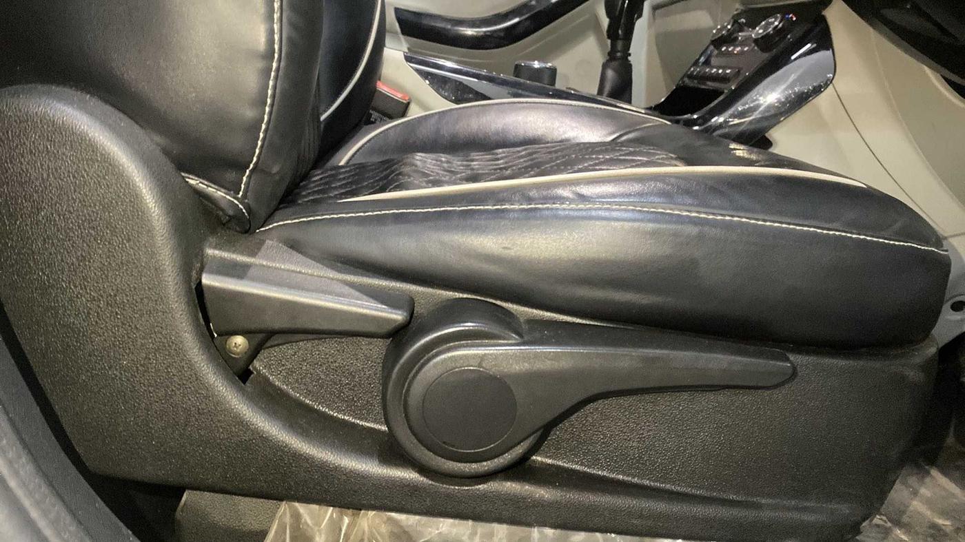 2021 Tata NEXON XZ PLUS (O) PETROL, Petrol, Manual, 35,797 km, Driver Side Adjustment Panel