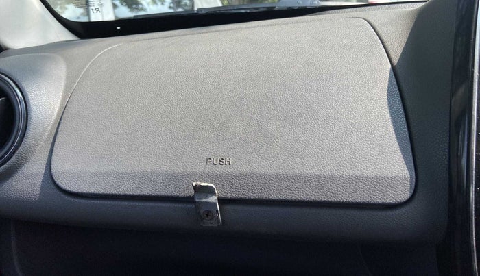 2016 Renault Kwid RXT 0.8, Petrol, Manual, 19,712 km, Dashboard - Glove box cover not functional