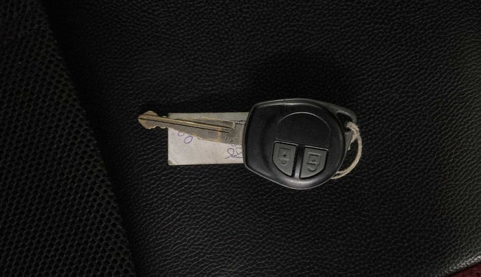 2016 Maruti Swift VXI, Petrol, Manual, 42,019 km, Key Close Up