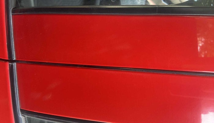 2018 Maruti Swift VXI AMT, Petrol, Automatic, 22,580 km, Left B pillar - Paint is slightly faded