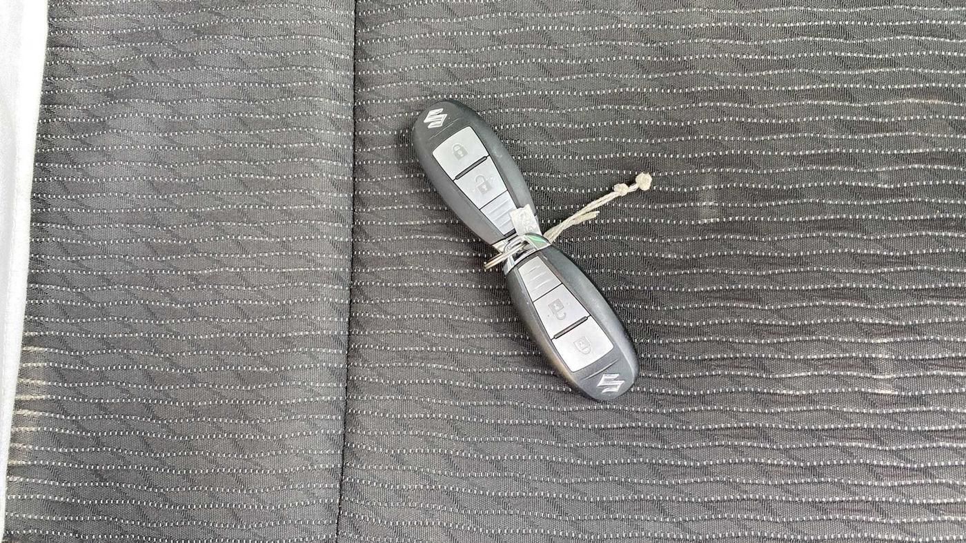 2016 Maruti Baleno ZETA PETROL 1.2, Petrol, Manual, 34,532 km, Key Close Up