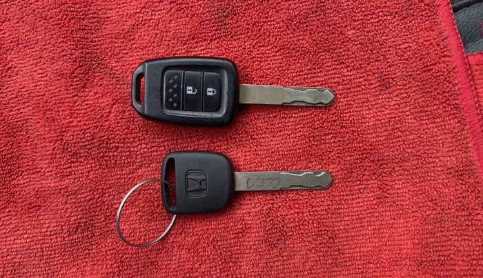 2016 Honda Jazz 1.5L I-DTEC V, Diesel, Manual, 19,152 km, Key Close Up