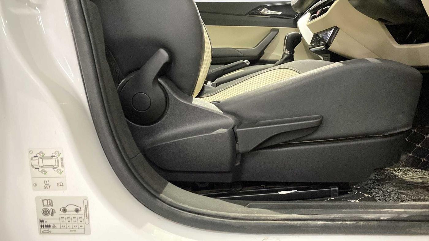 2023 Skoda SLAVIA STYLE 1.0L TSI AT, Petrol, Automatic, 10,058 km, Driver Side Adjustment Panel