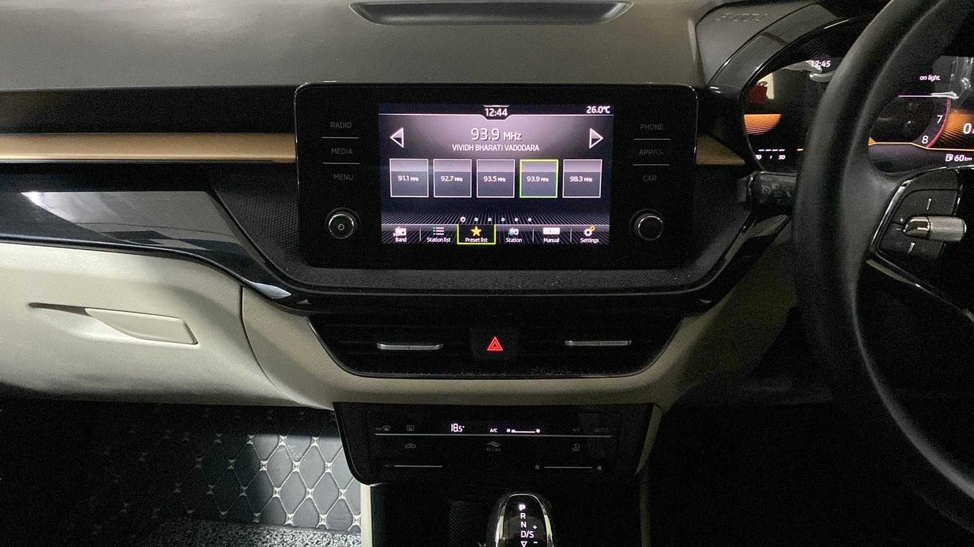 2023 Skoda SLAVIA STYLE 1.0L TSI AT, Petrol, Automatic, 10,058 km, Air Conditioner
