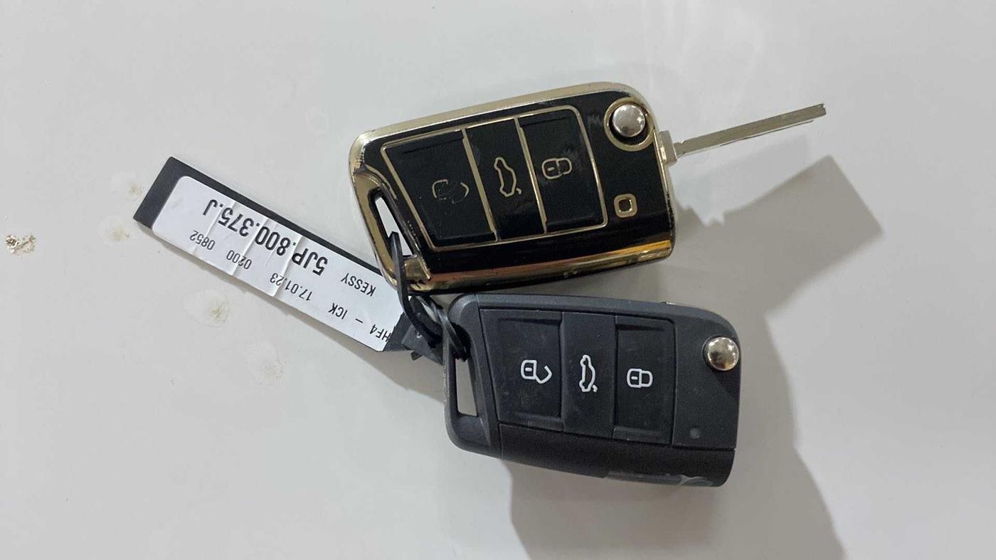 2023 Skoda SLAVIA STYLE 1.0L TSI AT, Petrol, Automatic, 10,058 km, Key Close Up