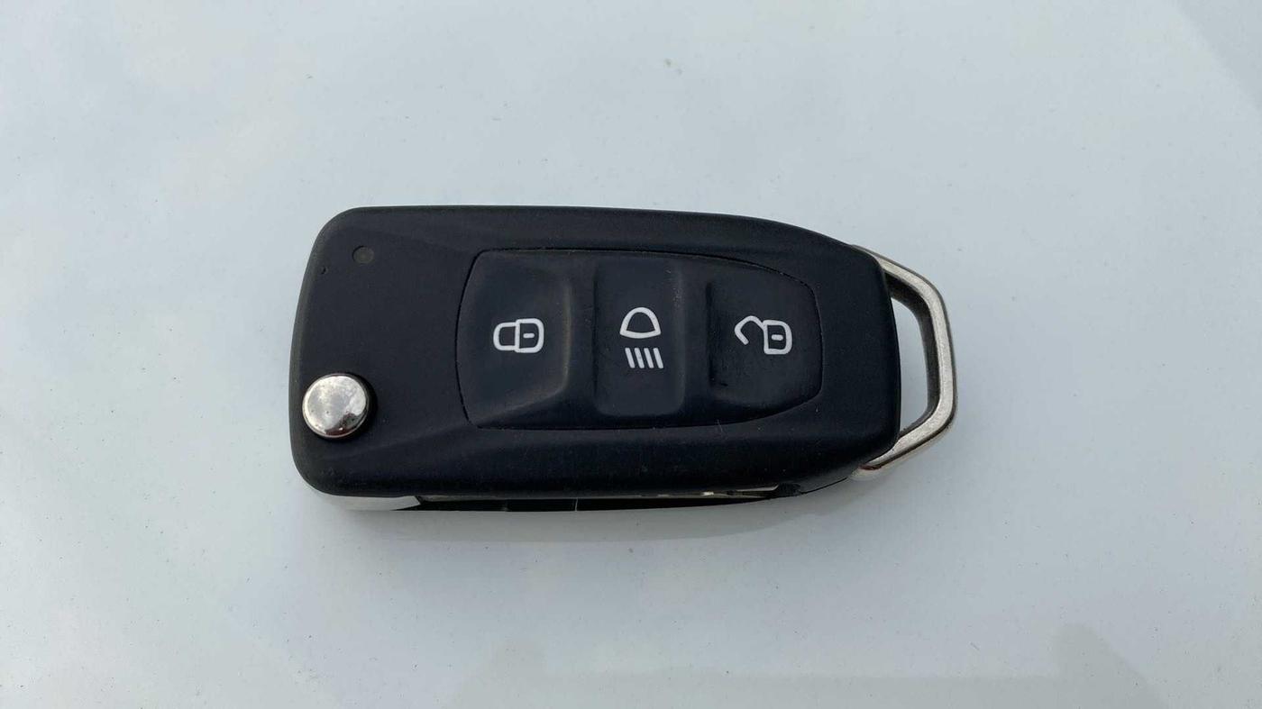 2021 Tata NEXON XMA DIESEL, CNG, Automatic, 23,869 km, Key Close Up