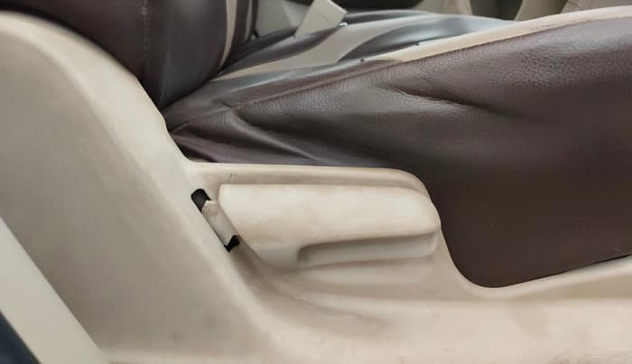 2015 Maruti Ertiga VXI CNG, CNG, Manual, 38,636 km, Driver Side Adjustment Panel
