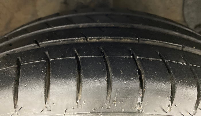 2014 Hyundai Xcent SX 1.2, Petrol, Manual, 46,371 km, Right Front Tyre Tread