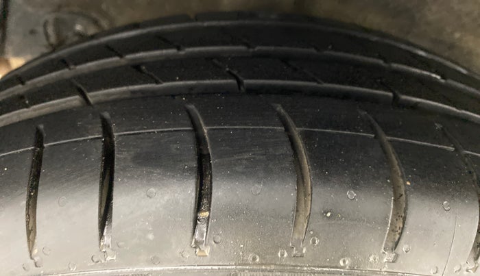 2014 Hyundai Xcent SX 1.2, Petrol, Manual, 46,371 km, Right Rear Tyre Tread