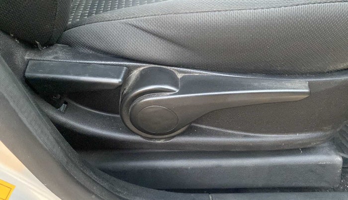 2018 Tata Tiago XZA PETROL, Petrol, Automatic, 36,937 km, Driver Side Adjustment Panel