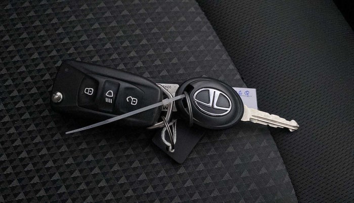 2018 Tata Tiago XZA PETROL, Petrol, Automatic, 36,937 km, Key Close Up