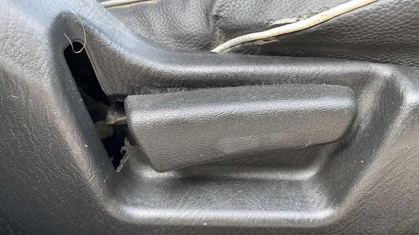 2021 Maruti Alto VXI PLUS, Petrol, Manual, 28,131 km, Driver Side Adjustment Panel
