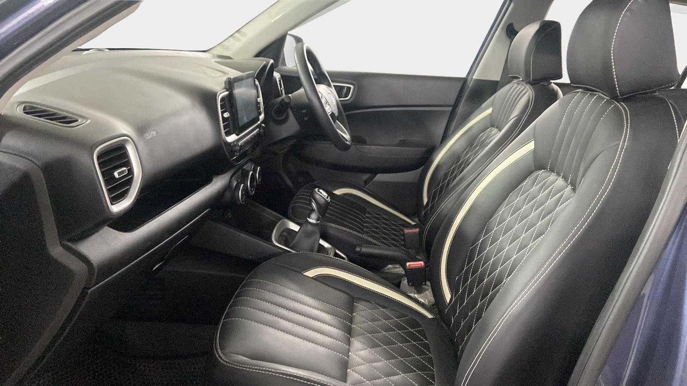 2019 Hyundai VENUE SX 1.0 TURBO, Petrol, Manual, 31,013 km, Right Side Front Door Cabin