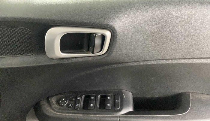 2019 Hyundai VENUE SX 1.0 TURBO, Petrol, Manual, 31,013 km, Driver Side Door Panels Control