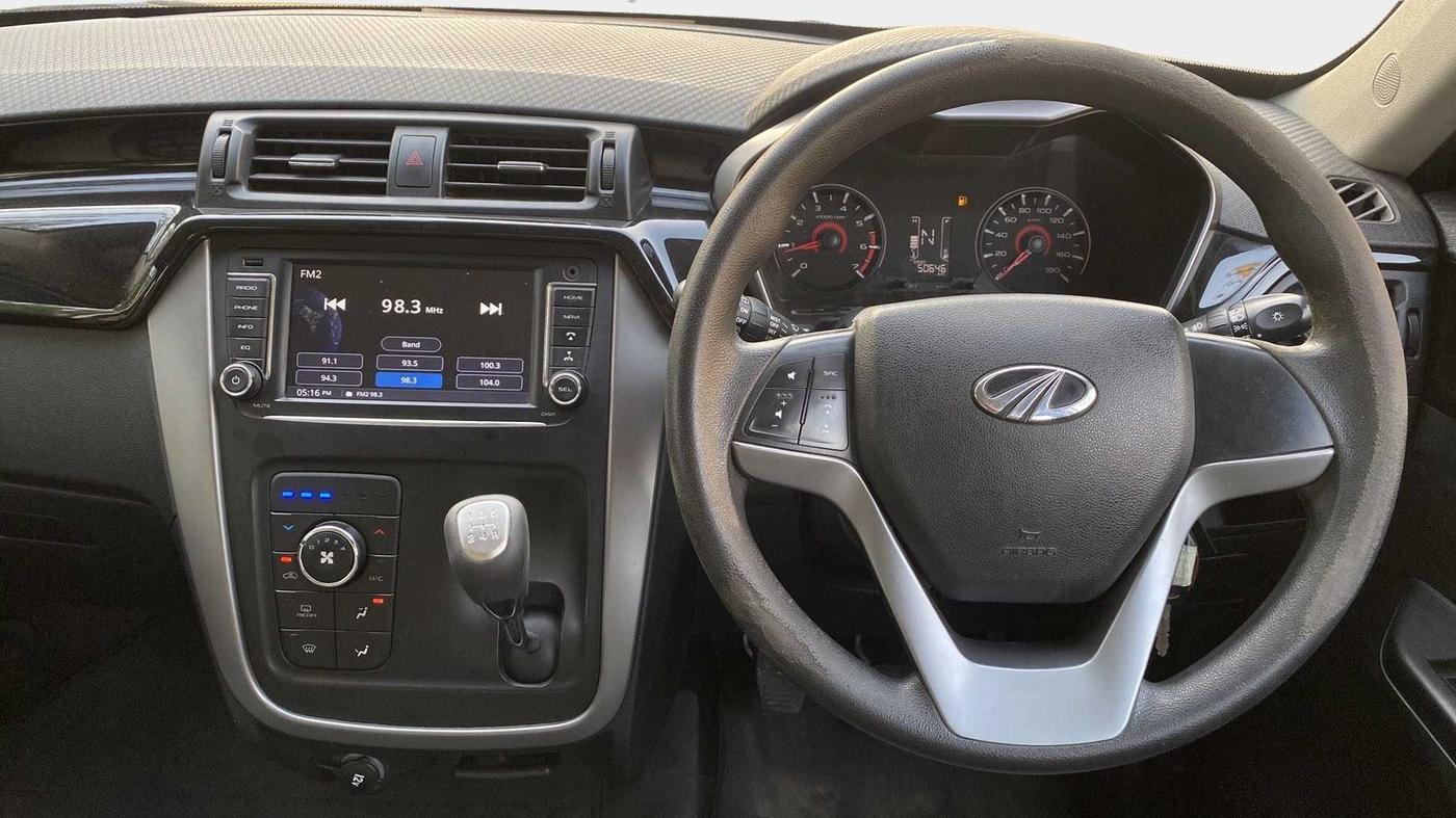 2017 Mahindra KUV 100 NXT K8 P 6 STR, Petrol, Manual, 50,592 km, Steering Wheel Close Up