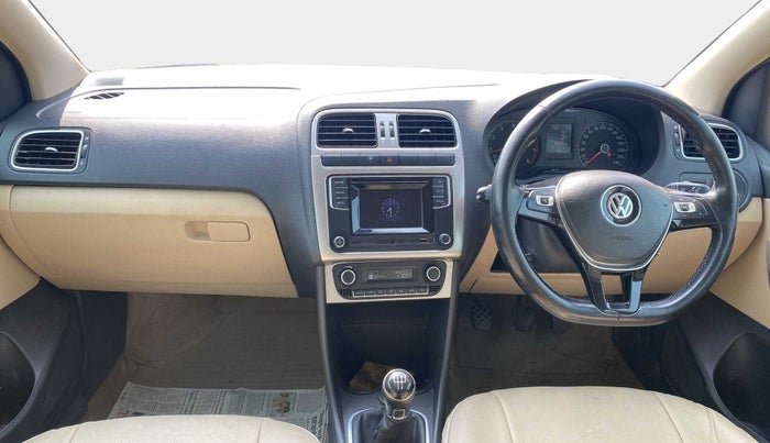 2016 Volkswagen Ameo HIGHLINE1.2L, Petrol, Manual, 76,832 km, Dashboard