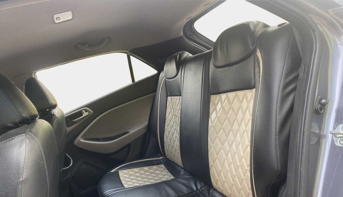 2019 Hyundai Elite i20 SPORTZ PLUS 1.2, Petrol, Manual, 81,119 km, Right Side Rear Door Cabin