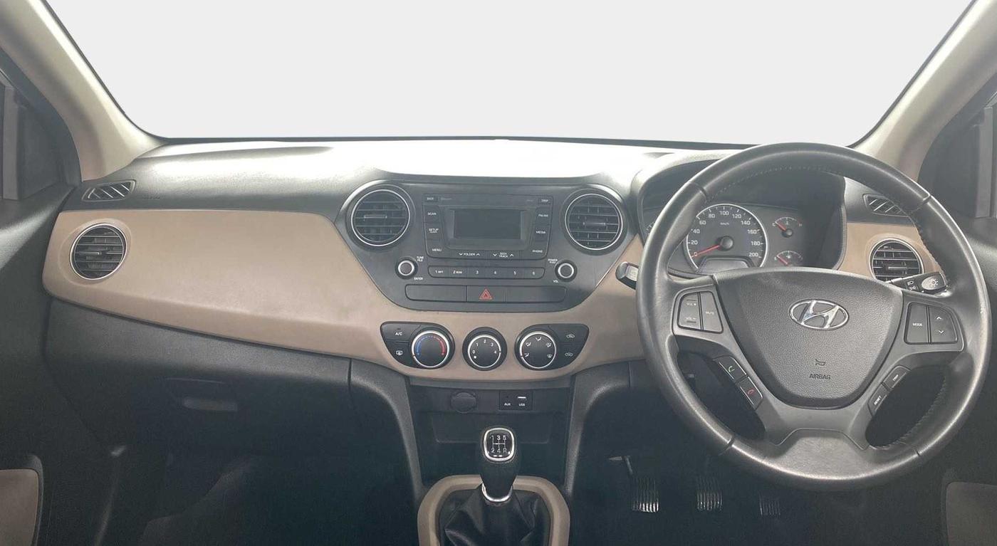 2016 Hyundai Grand i10 ASTA (O) 1.2 KAPPA VTVT, Petrol, Manual, 34,150 km, Dashboard