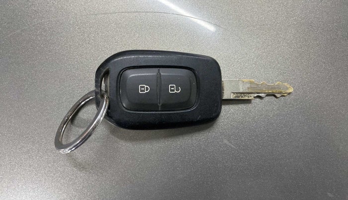 2018 Renault Kwid RXT 1.0 AMT (O), Petrol, Automatic, 8,700 km, Key Close Up