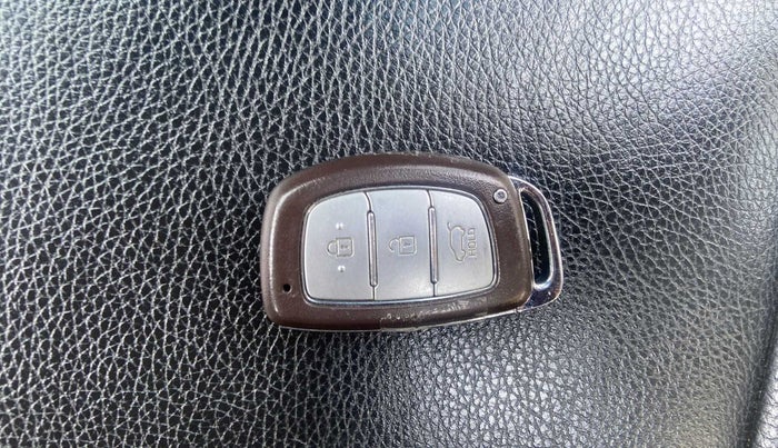 2016 Hyundai Creta SX PLUS 1.6 PETROL, Petrol, Manual, 90,504 km, Key Close Up