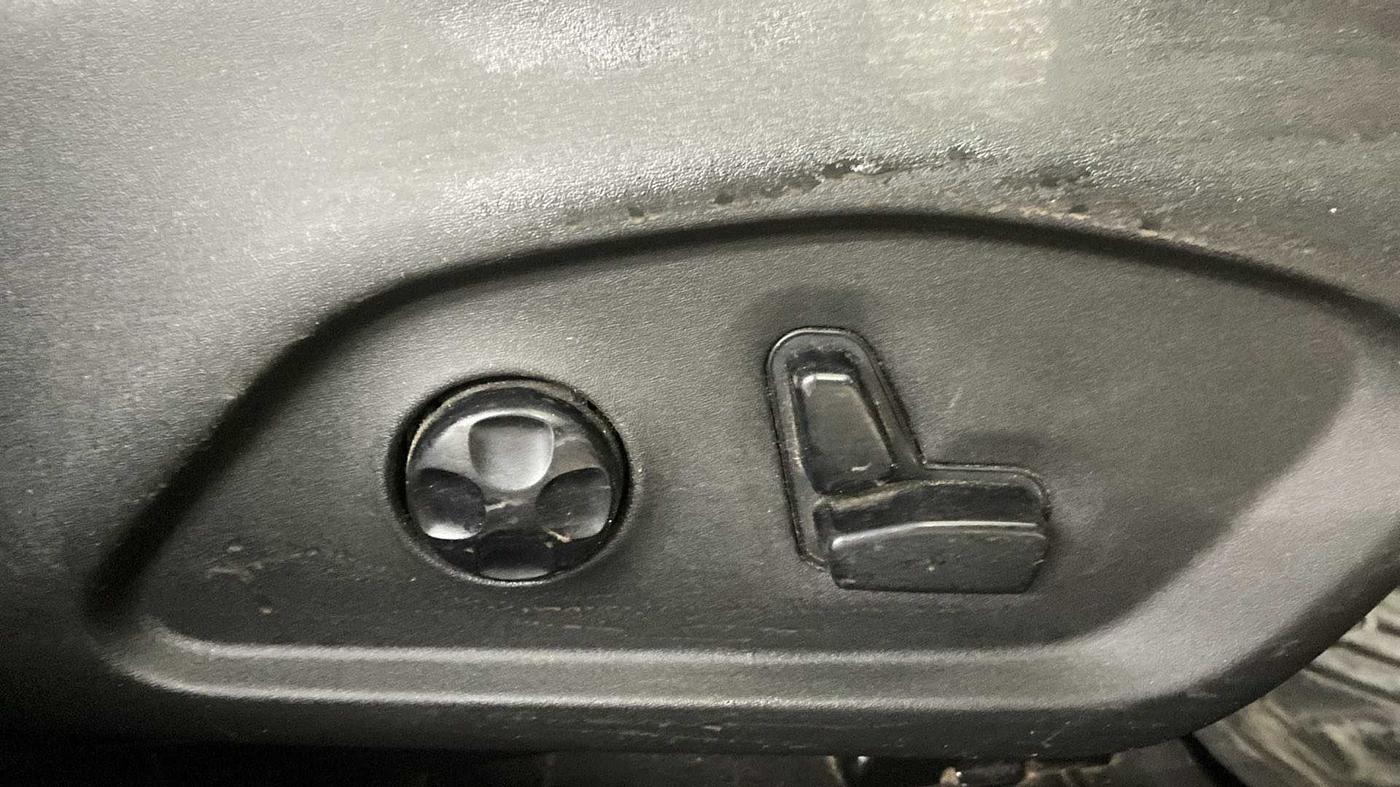 2019 Jeep Compass LIMITED PLUS PETROL AT, Petrol, Automatic, 69,292 km, Driver Side Adjustment Panel