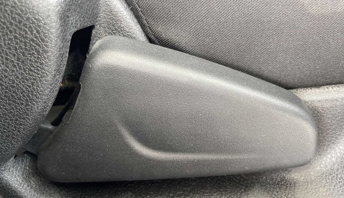 2018 Renault Kwid RXT 1.0 AMT (O), Petrol, Automatic, 54,103 km, Driver Side Adjustment Panel