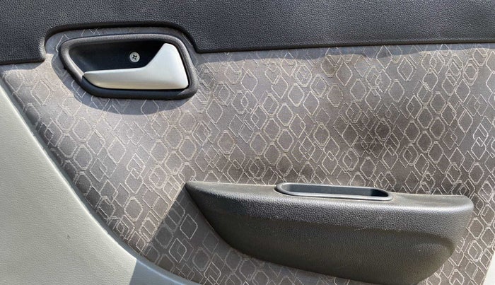 2018 Maruti Alto 800 LXI CNG, CNG, Manual, 90,388 km, Driver Side Door Panels Control