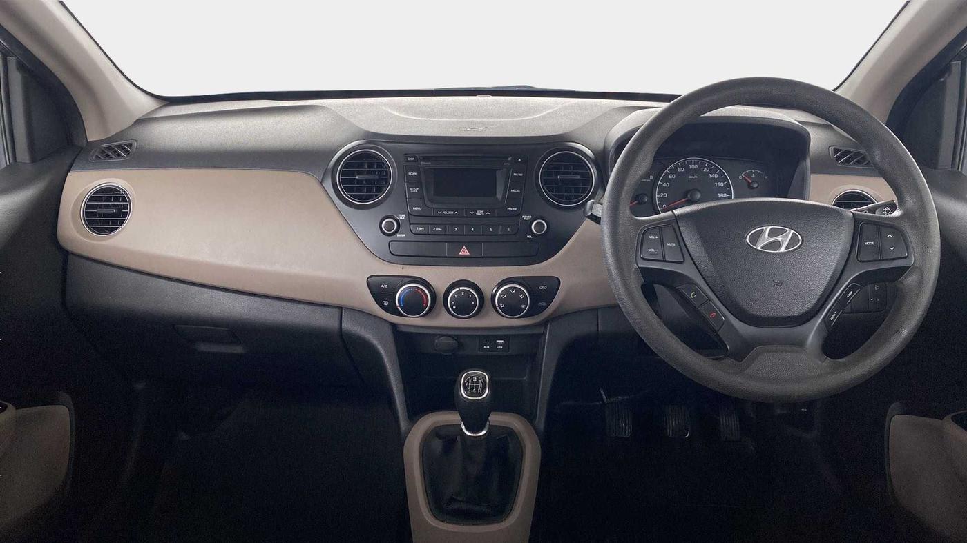 2016 Hyundai Grand i10 SPORTZ 1.2 KAPPA VTVT, Petrol, Manual, 29,450 km, Dashboard