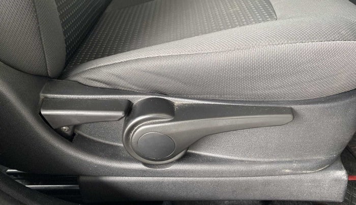 2019 Tata Tiago XZ PLUS DUAL TONE PETROL, Petrol, Manual, 94,067 km, Driver Side Adjustment Panel
