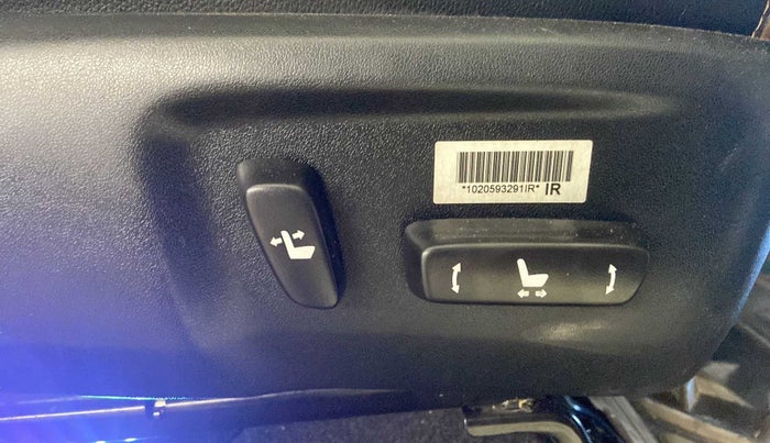2019 Toyota Innova Crysta 2.8 ZX AT 7 STR, Diesel, Automatic, 42,834 km, Driver Side Adjustment Panel