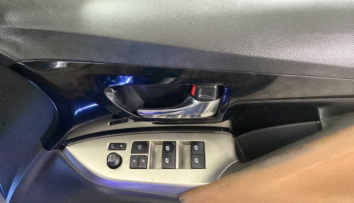 2019 Toyota Innova Crysta 2.8 ZX AT 7 STR, Diesel, Automatic, 42,834 km, Driver Side Door Panels Control