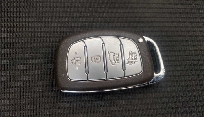 2021 Hyundai VENUE SX PLUS 1.0 TURBO DCT, Petrol, Automatic, 20,090 km, Key Close Up
