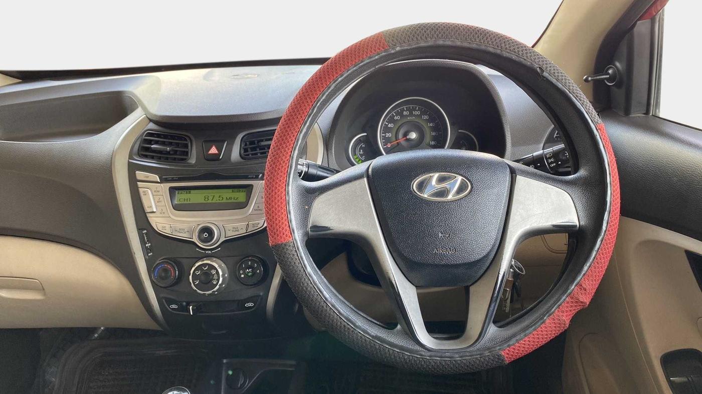 2015 Hyundai Eon SPORTZ, Petrol, Manual, 59,997 km, Steering Wheel Close Up