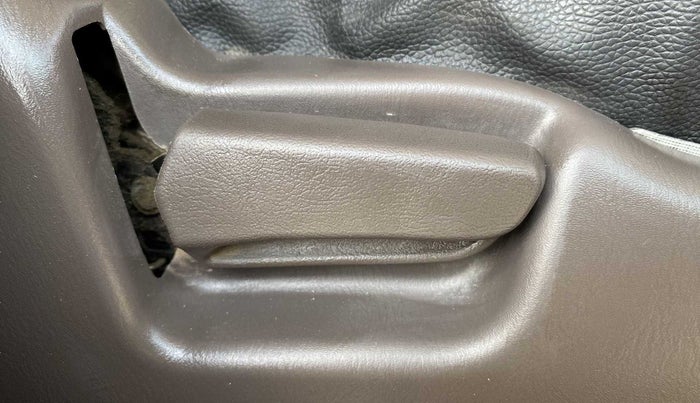 2011 Maruti Zen Estilo LXI, Petrol, Manual, 18,408 km, Driver Side Adjustment Panel