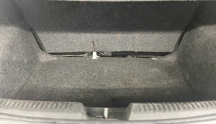 2018 Volkswagen Polo COMFORTLINE 1.0L MPI, Petrol, Manual, 28,377 km, Boot Inside