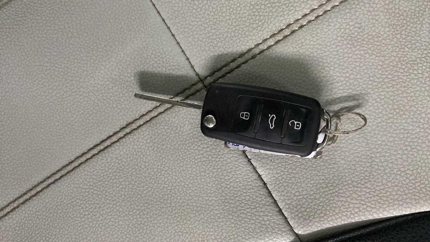 2018 Volkswagen Polo COMFORTLINE 1.0L MPI, Petrol, Manual, 28,377 km, Key Close Up