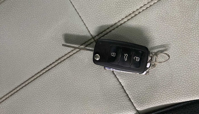 2018 Volkswagen Polo COMFORTLINE 1.0L MPI, Petrol, Manual, 28,377 km, Key Close Up