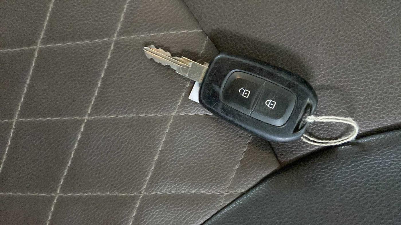 2018 Renault Duster RXS CVT, Petrol, Automatic, 39,105 km, Key Close Up