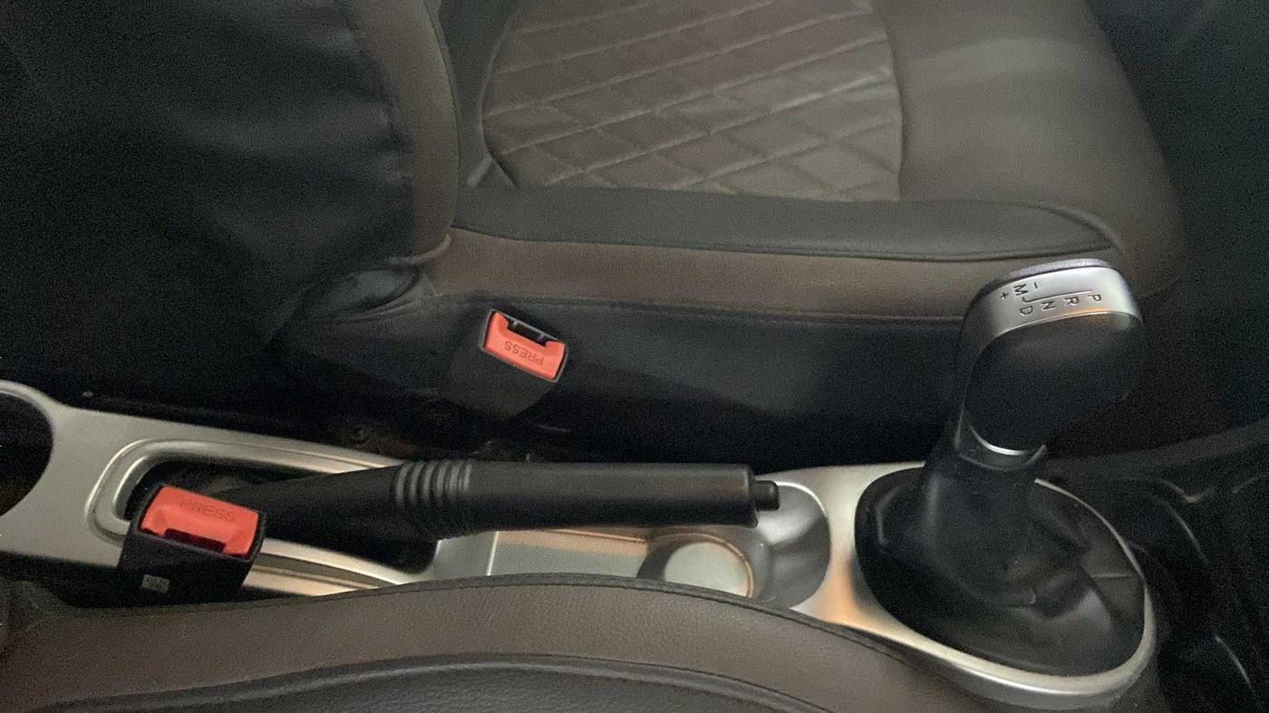 2018 Renault Duster RXS CVT, Petrol, Automatic, 39,105 km, Gear Lever