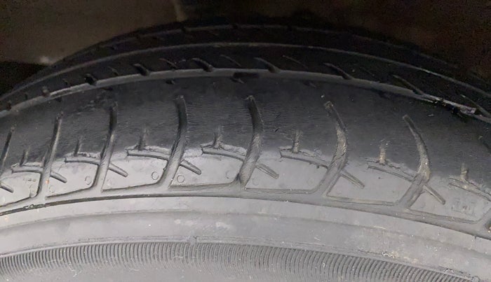 2019 Nissan Micra Active XV, Petrol, Manual, 31,812 km, Right Rear Tyre Tread