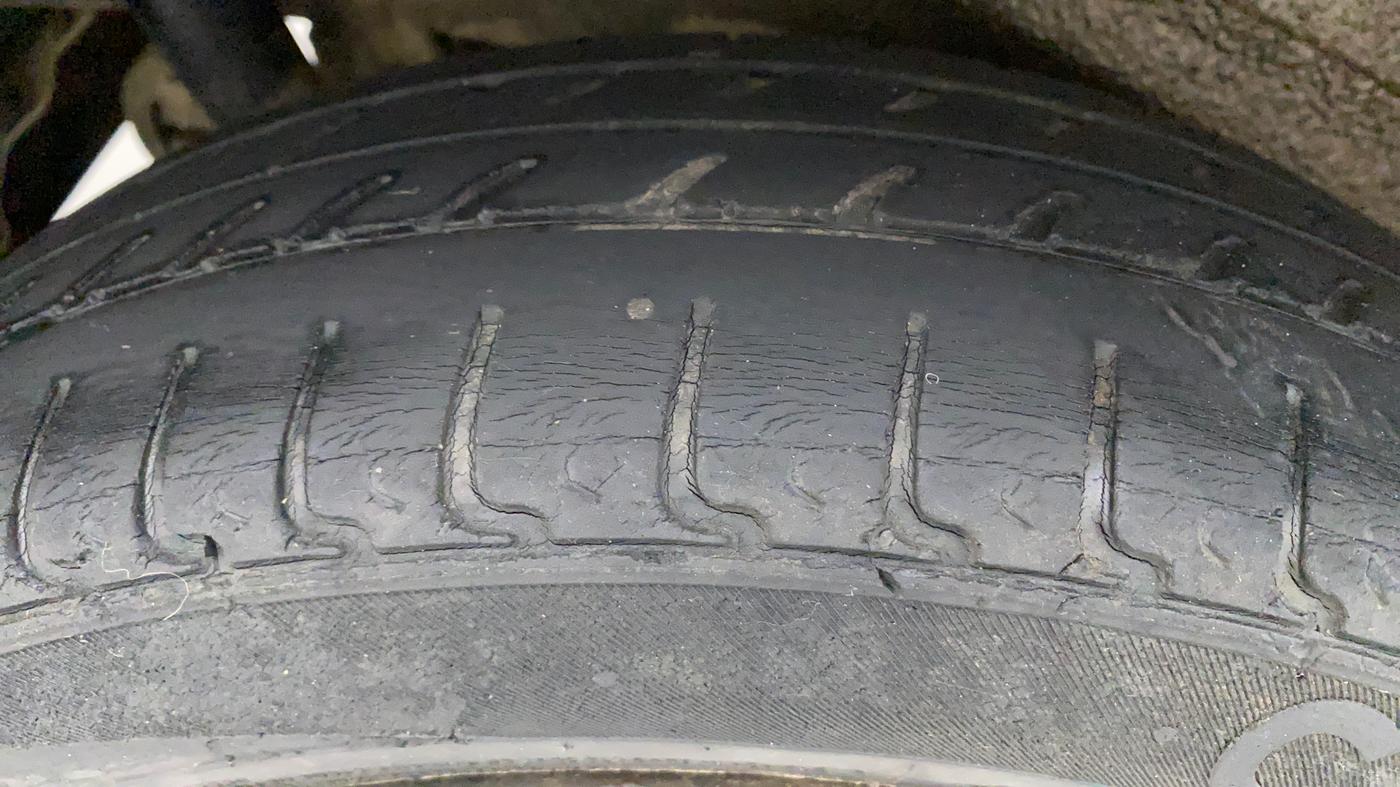 2018 Maruti Wagon R 1.0 VXI, Petrol, Manual, 24,449 km, Right Rear Tyre Tread