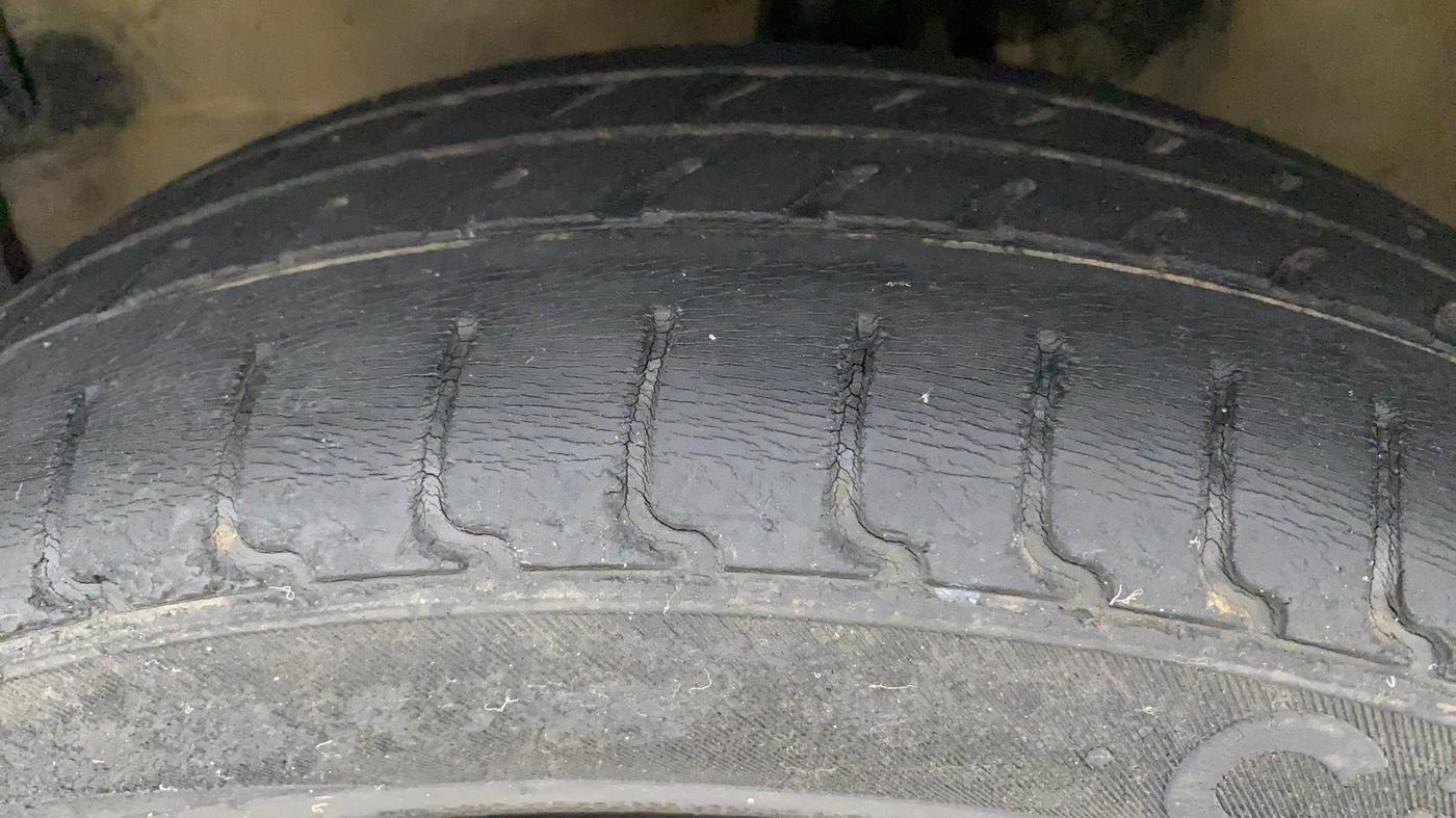 2018 Maruti Wagon R 1.0 VXI, Petrol, Manual, 24,449 km, Left Front Tyre Tread