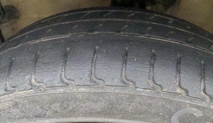 2018 Maruti Wagon R 1.0 VXI, Petrol, Manual, 24,449 km, Left Front Tyre Tread