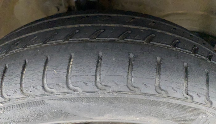 2018 Maruti Wagon R 1.0 VXI, Petrol, Manual, 24,449 km, Right Front Tyre Tread