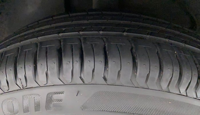 2022 Tata ALTROZ XE PLUS DIESEL, Diesel, Manual, 5,825 km, Right Rear Tyre Tread