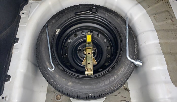 2014 Hyundai Verna FLUIDIC 1.4 EX CRDI, Diesel, Manual, 57,555 km, Spare Tyre