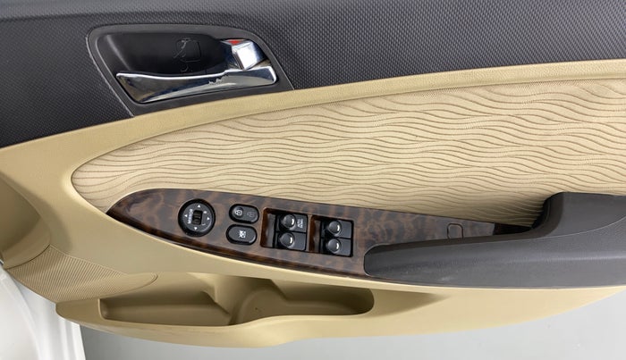 2014 Hyundai Verna FLUIDIC 1.4 EX CRDI, Diesel, Manual, 57,555 km, Driver Side Door Panels Control