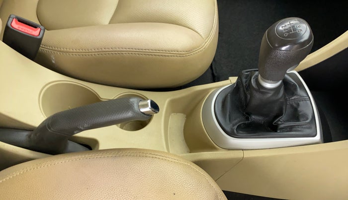 2014 Hyundai Verna FLUIDIC 1.4 EX CRDI, Diesel, Manual, 57,555 km, Gear Lever